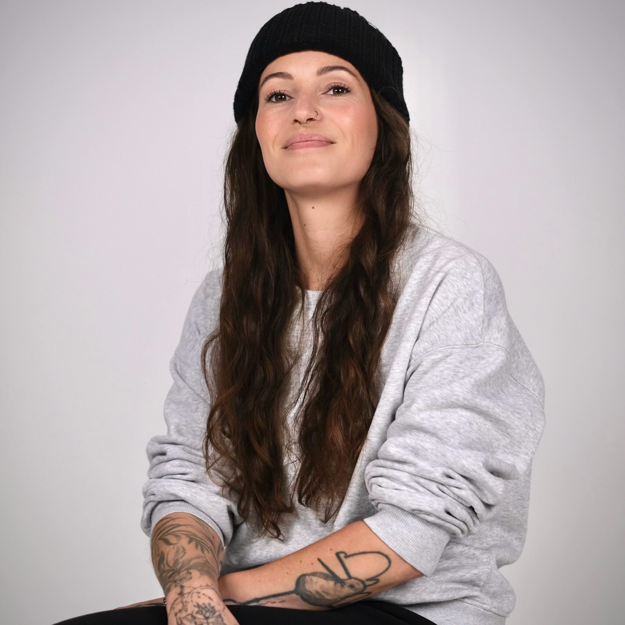 linda square portrait white background final